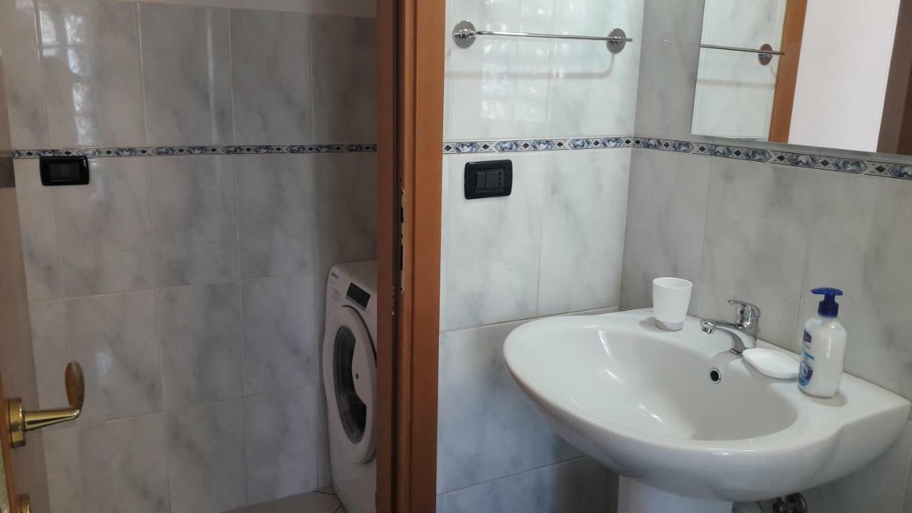 Residenza Leonarda Apartment Vado Ligure Exterior photo